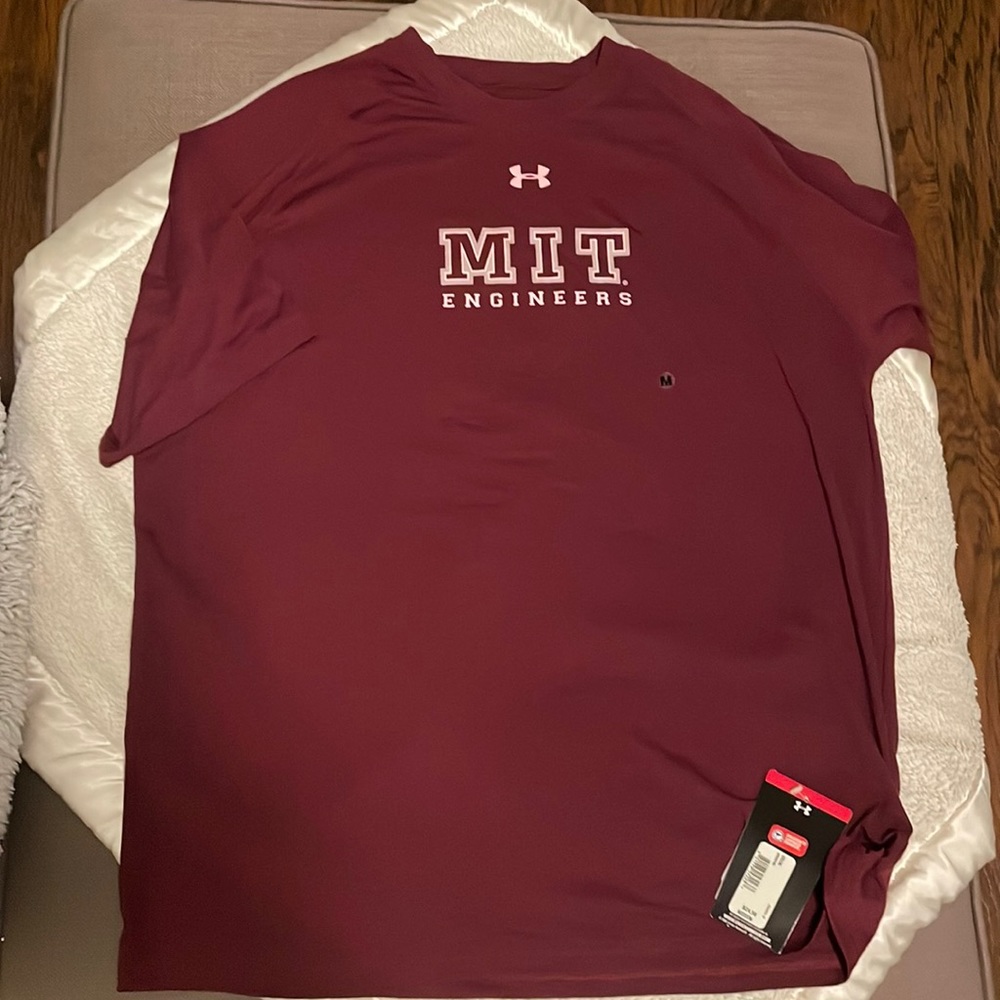 Under Armour maroon MIT ENGINEERS t-shirt size M BRAND NEW!